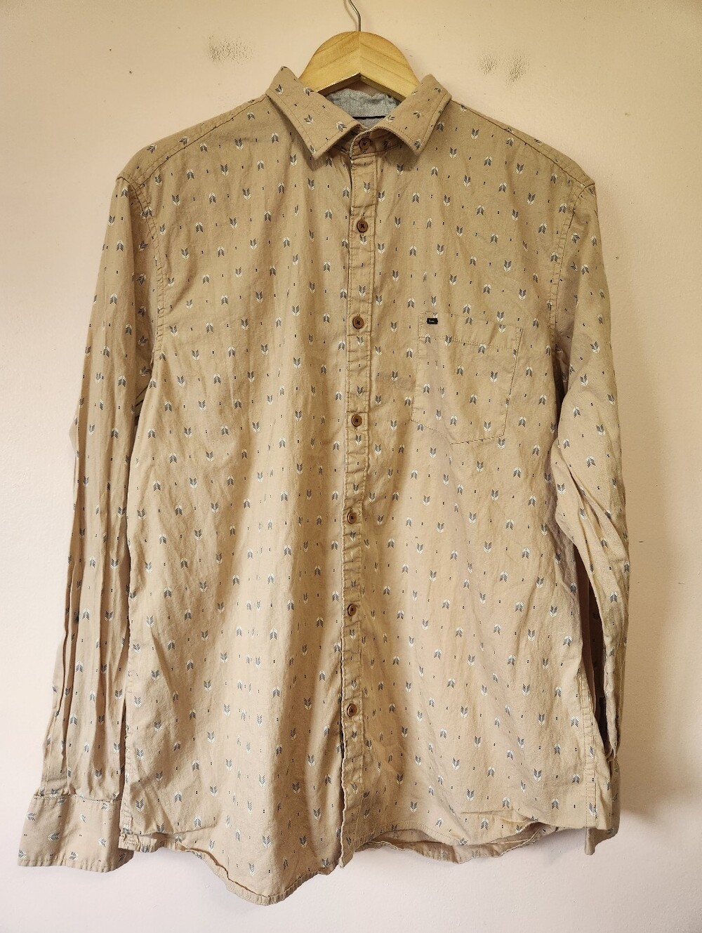 Rogue Banana Tan Arrow Print Long Sleeve Button Down Shirt XXL Southwestern Boho